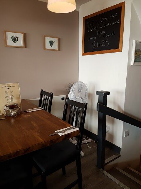 Tom's Hamburger House