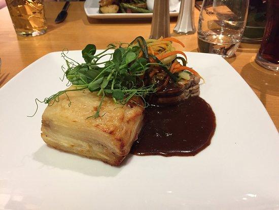 Zara Restaurant Ramada Plaza