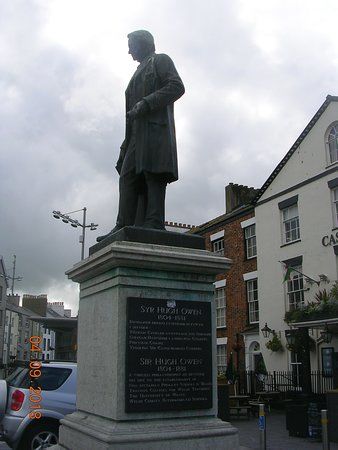 Sir Hugh Owen Statue