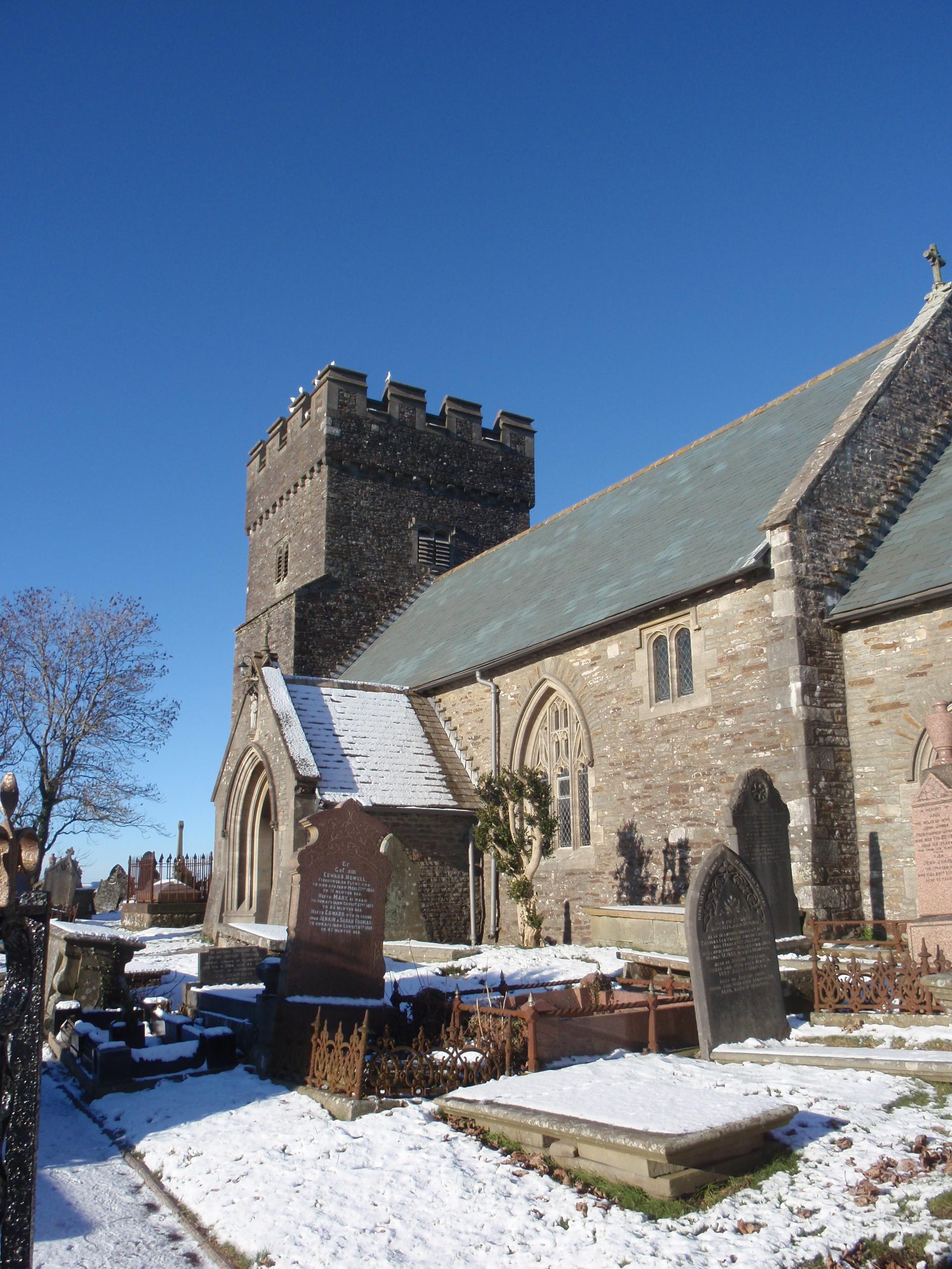 St Ceinwyr's Churchyard