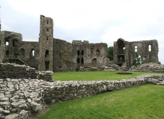 Llawhaden Castle