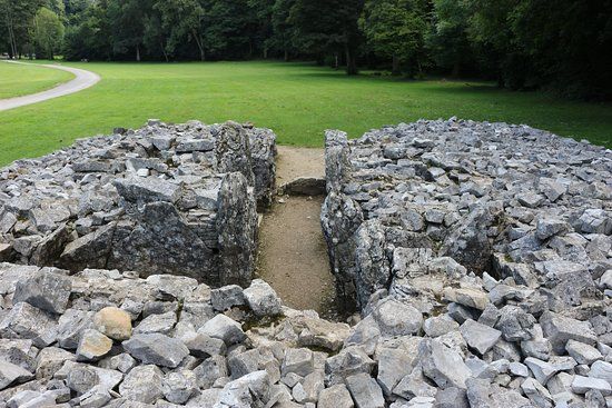 Parc le Breos Burial Chamber