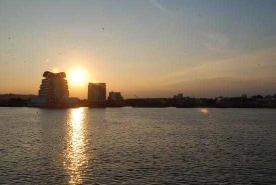 World of Boats Cardiff Bay