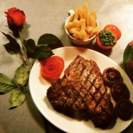 Charlston's Steakhouse