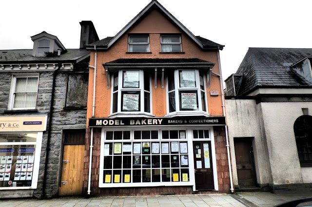 Model Bakery